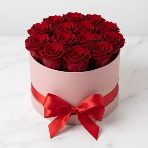 Πολυτελές, ρομαντικό και επιβλητικό rose box με ολόφρεσκα κόκκινα τριαντάφυλλα για μαγική ερωτική εξομολόγηση